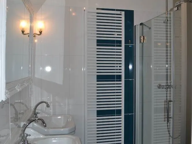 Hotel Monts Et Delices Dienne (Vienne)